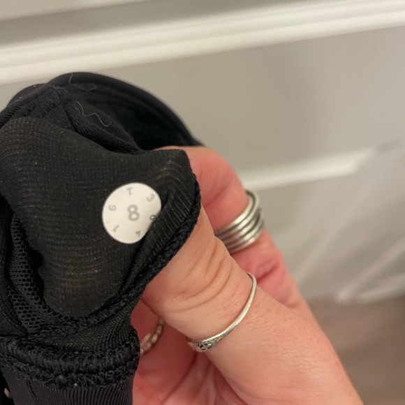 Lululemon Tank Top with Built-In Bra Size 8 - Picture 3 of 3